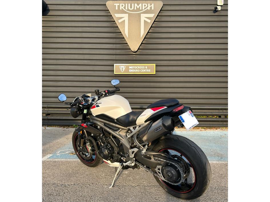 TRIUMPH SPEED TRIPLE 1050 RS