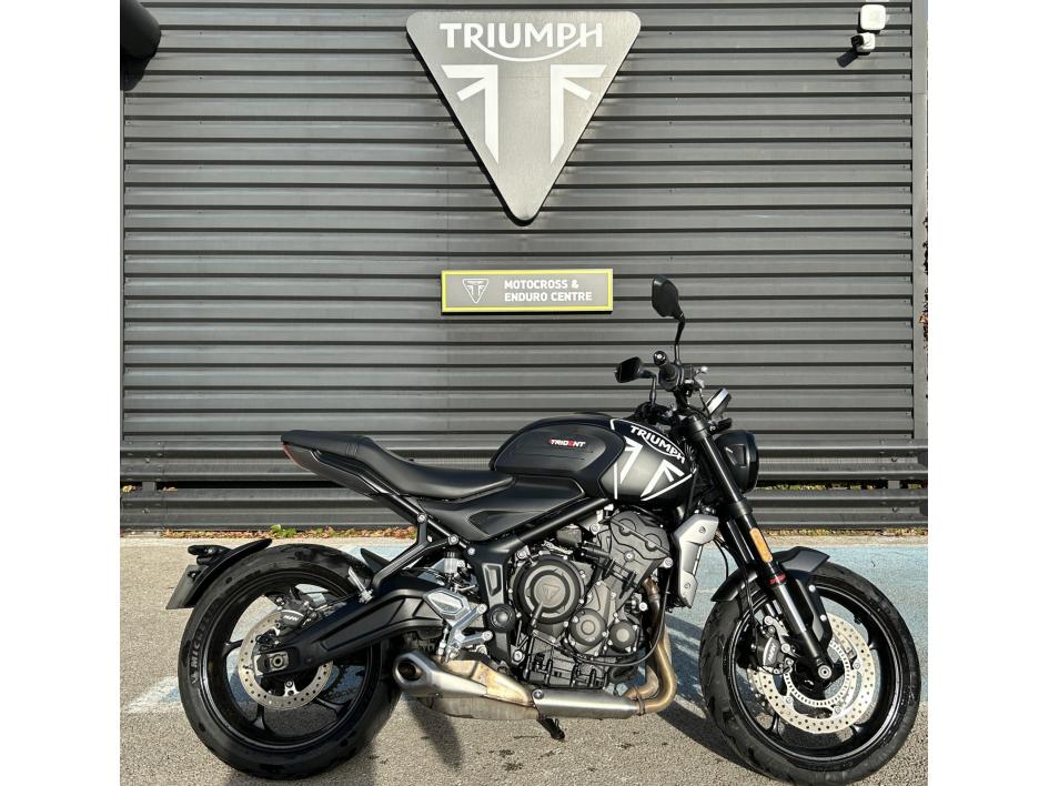 TRIUMPH TRIDENT 660