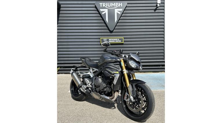 TRIUMPH SPEED TRIPLE 1200 RS