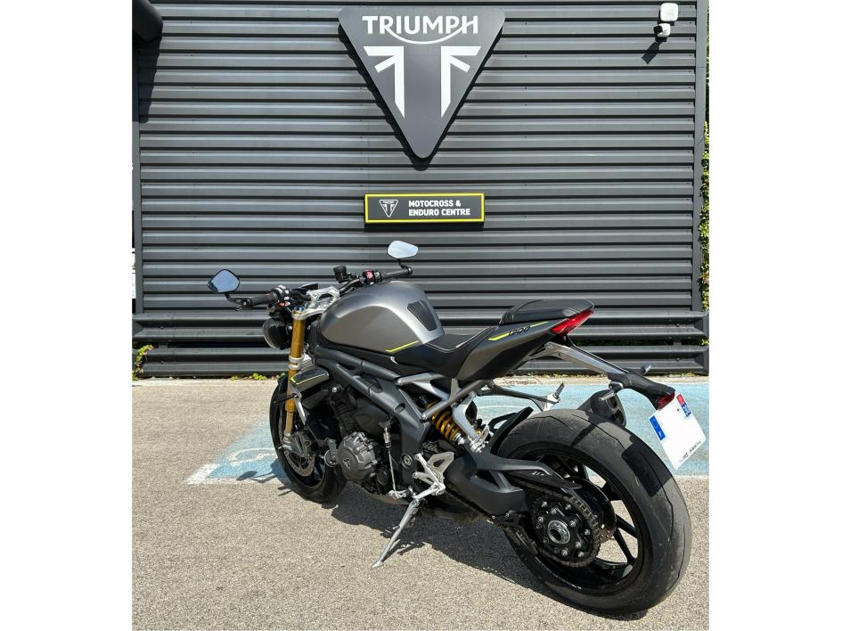 TRIUMPH SPEED TRIPLE 1200 RS