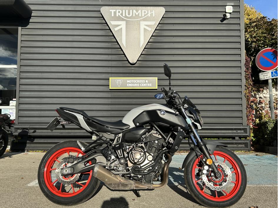 YAMAHA MT-07