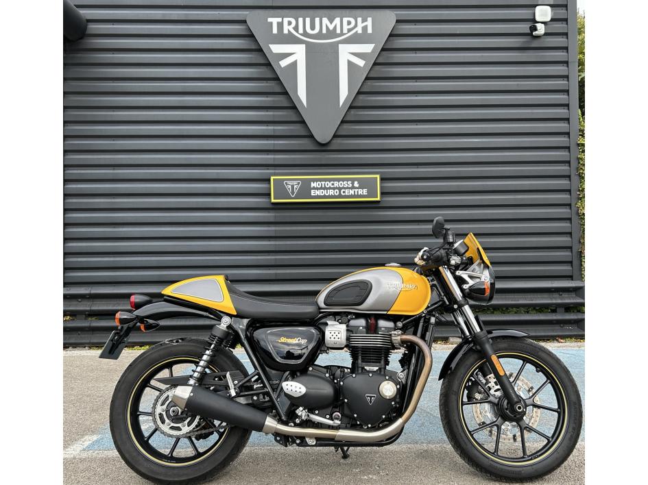 TRIUMPH STREET CUP
