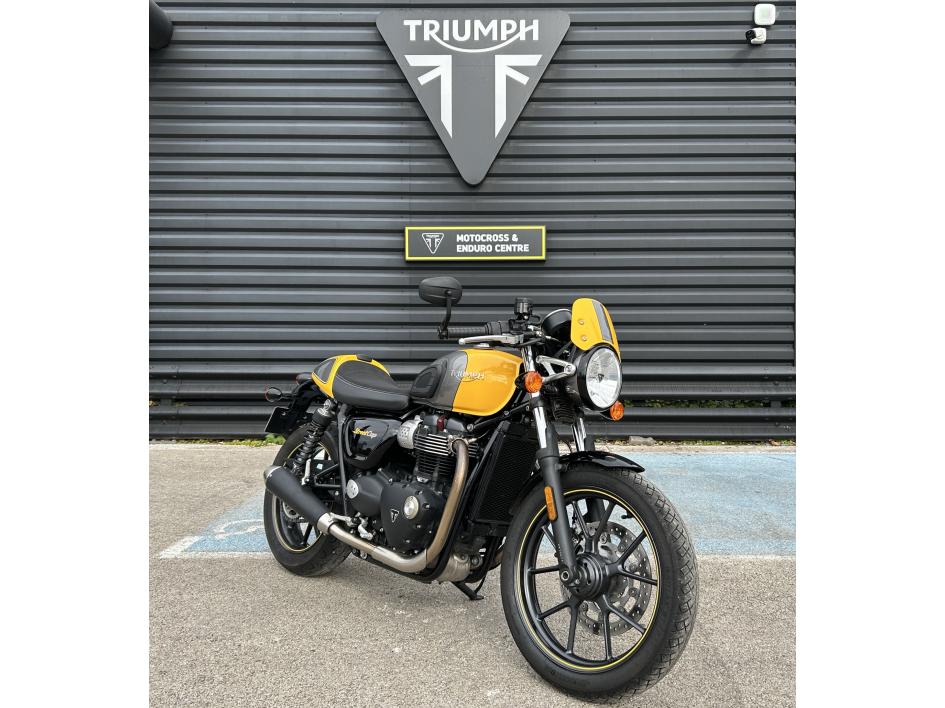 TRIUMPH STREET CUP