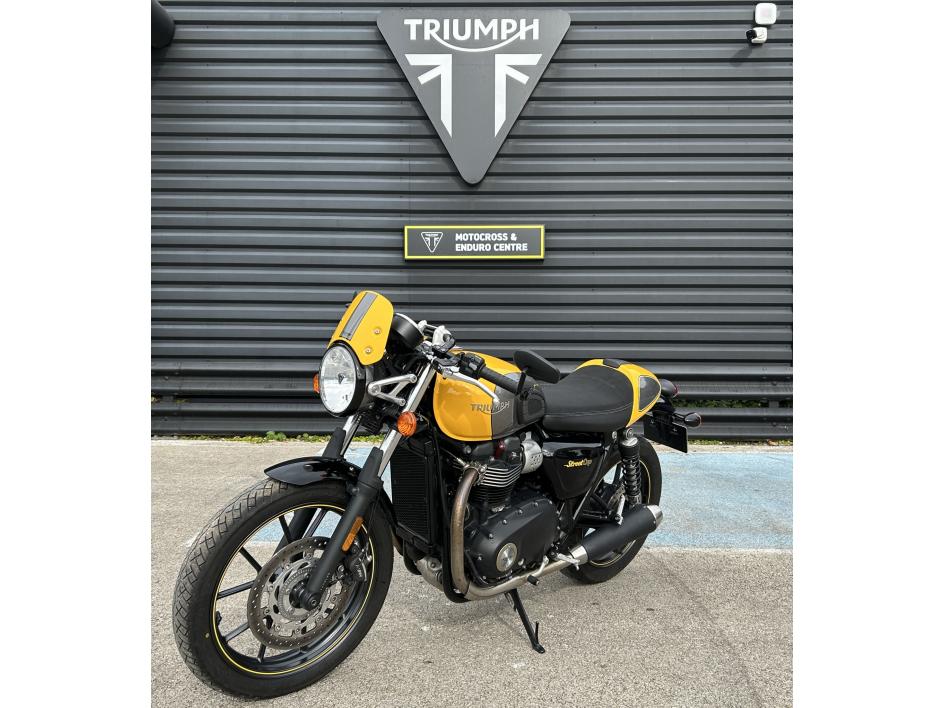 TRIUMPH STREET CUP