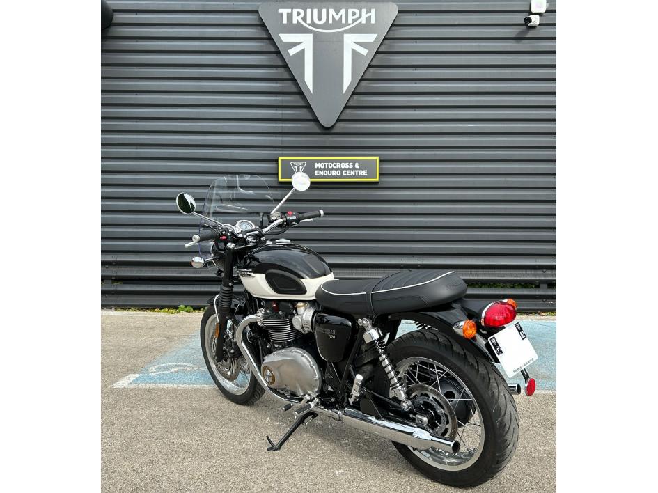 TRIUMPH BONNEVILLE T120