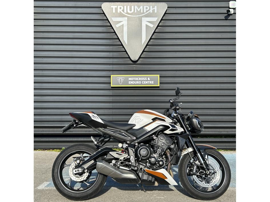 TRIUMPH STREET TRIPLE 765 R