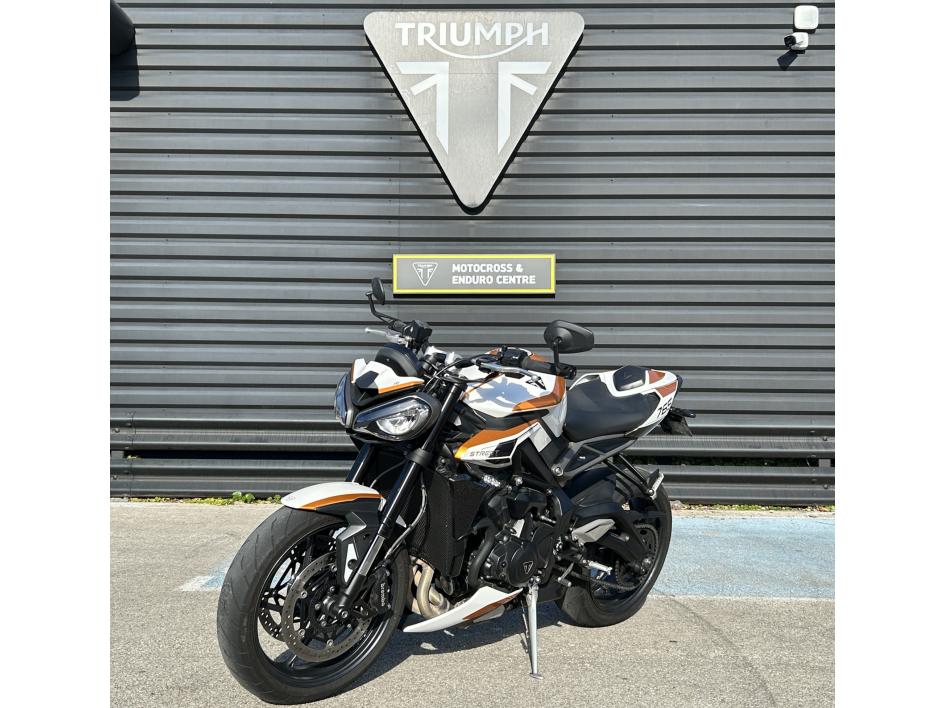 TRIUMPH STREET TRIPLE 765 R