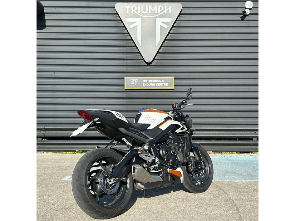 TRIUMPH STREET TRIPLE 765 R