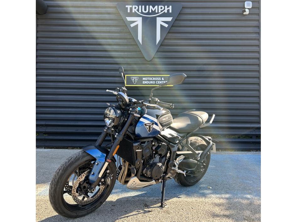 TRIUMPH TRIDENT 660