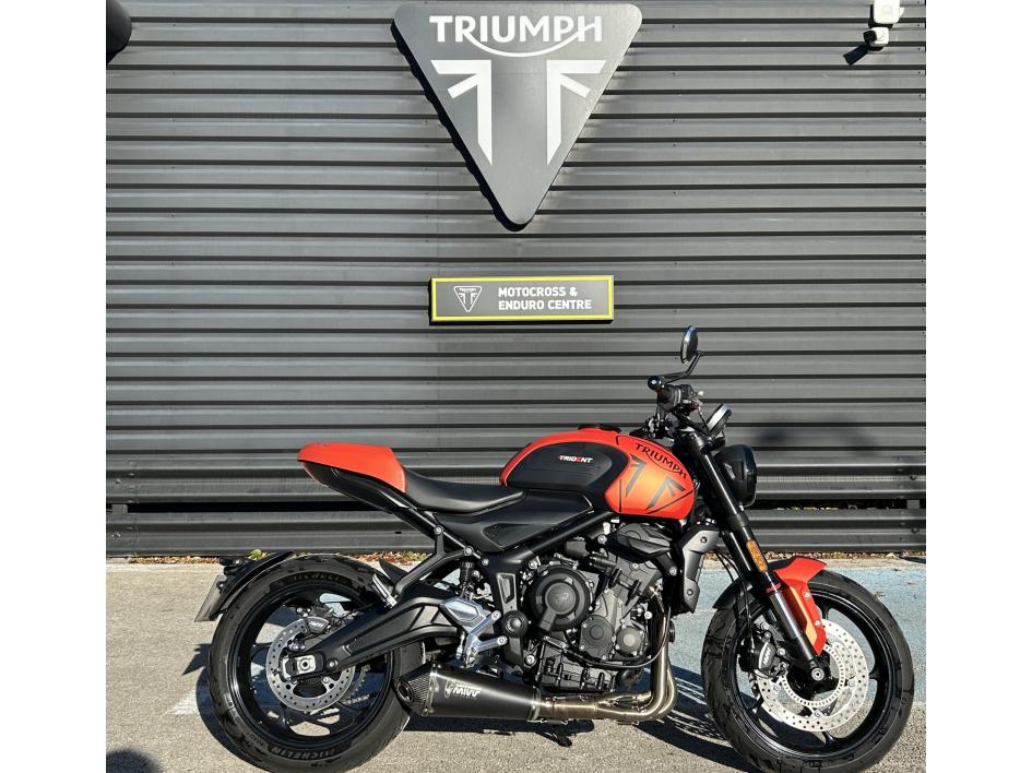 TRIUMPH TRIDENT 660