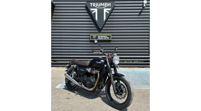TRIUMPH STREET TWIN  900