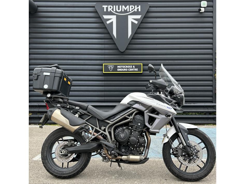 TRIUMPH TIGER 800 XR