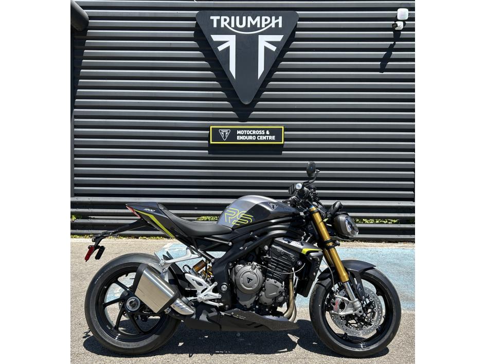 TRIUMPH SPEED TRIPLE 1200 RS