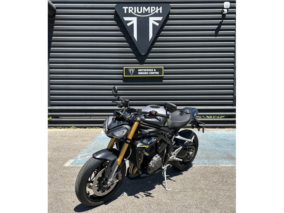 TRIUMPH SPEED TRIPLE 1200 RS