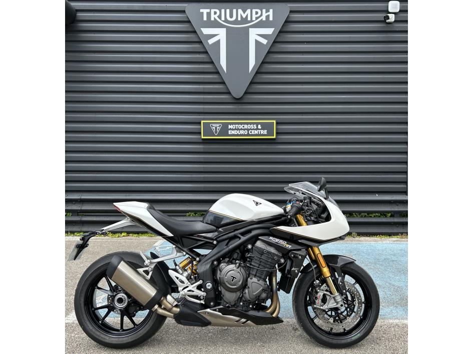 TRIUMPH SPEED TRIPLE 1200 RR