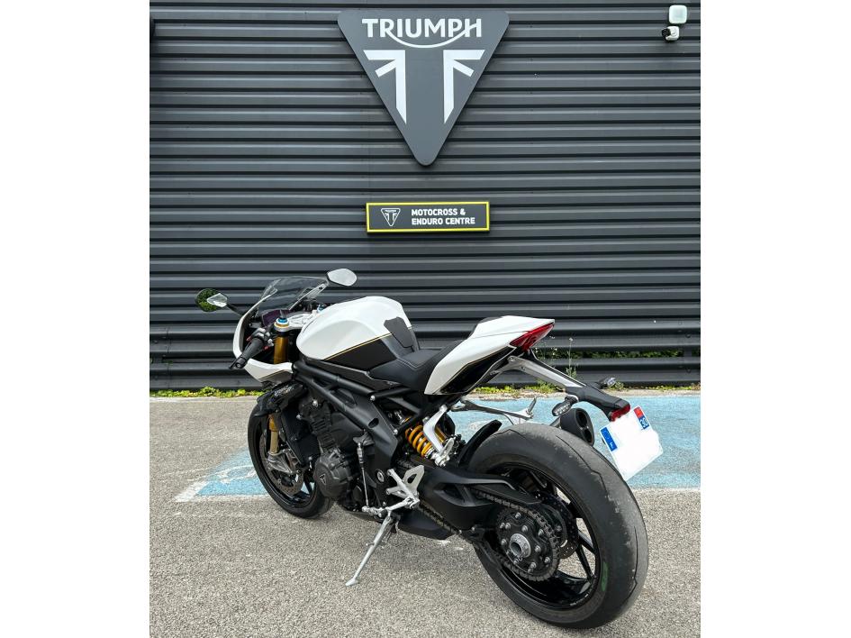 TRIUMPH SPEED TRIPLE 1200 RR